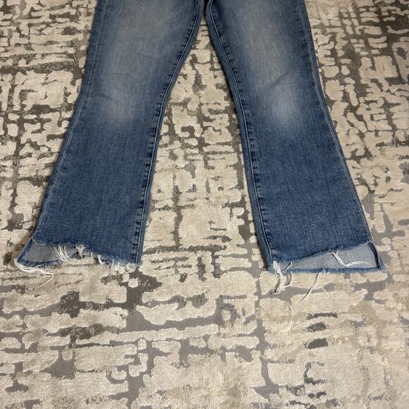 MOTHER Woman's Medium Wash The insider Crop Step Fray Denim Jeans Size 27 - Picture 3 of 13